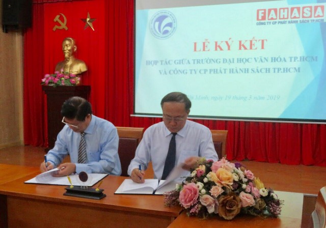 Lễ ký kết hợp tác giữa Trường Đại học Văn hóa TP. Hồ Chí Minh và Cty cổ phần Phát hành sách TP. Hồ Chí Minh (FAHASA)