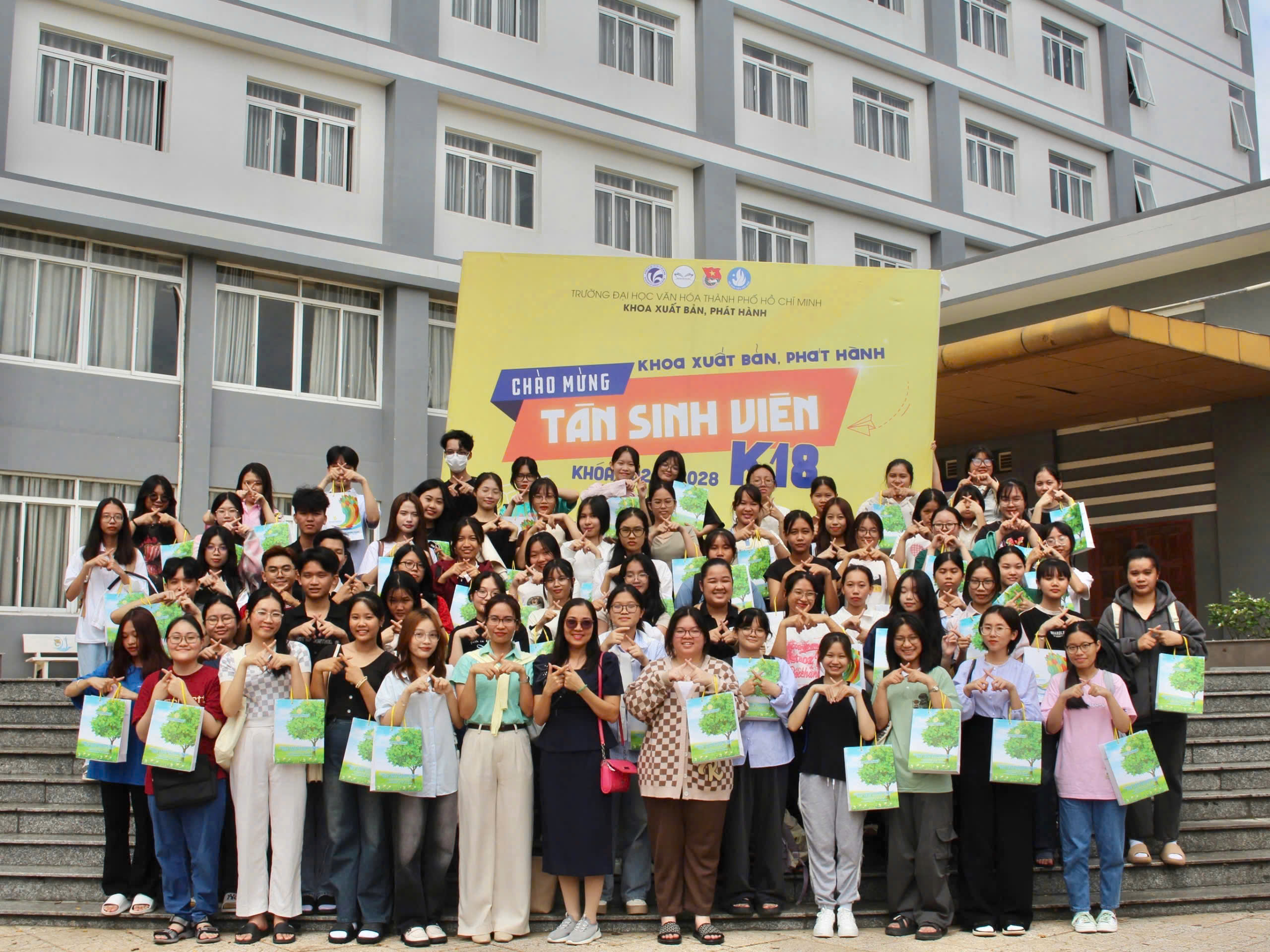 Khoa Xuất bản, Phát hành tổ chức gặp mặt đầu khóa học với các tân sinh viên khóa 18 (2024-2028)