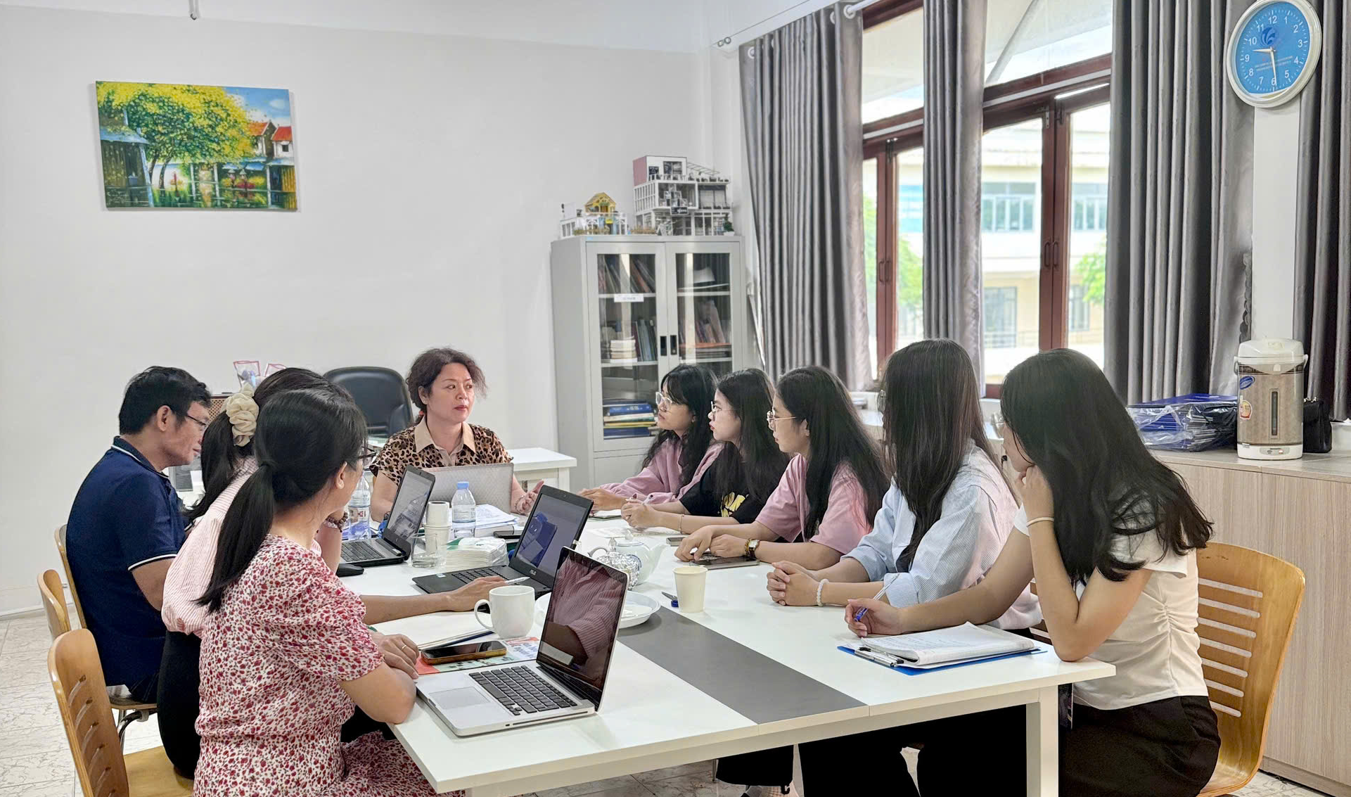 KHOA XUẤT BẢN, PHÁT HÀNH TỔ CHỨC GÓP Ý CHO ĐỀ TÀI SINH VIÊN NGHIÊN CỨU KHOA HỌC NĂM HỌC 2024