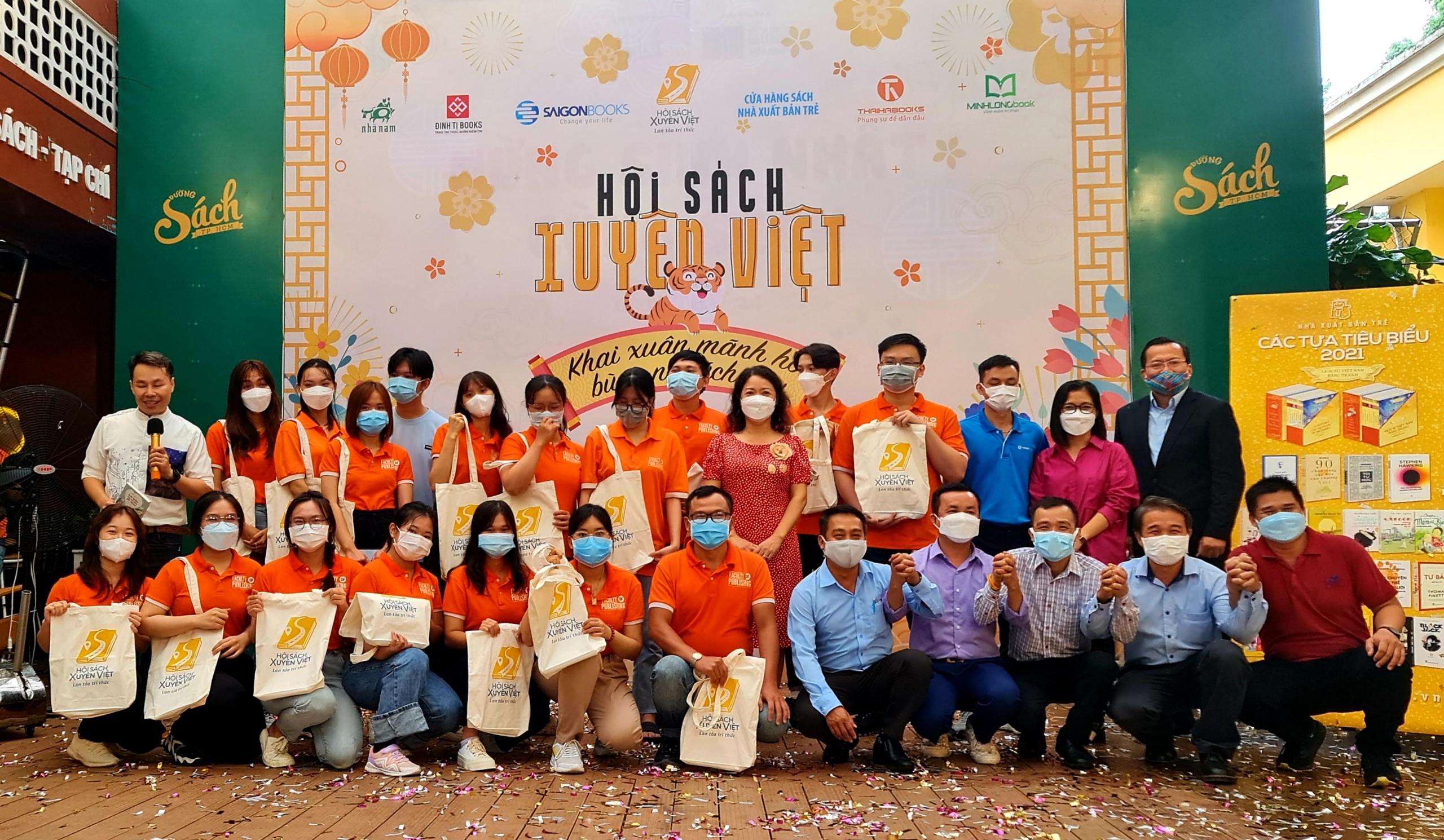 Chuyến đi thực tế của lớp Đại học KDXBP 13 trong môn học Xây dựng thương hiệu sau thời gian dài giãn cách xã hội