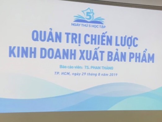  Học chuyên đề “Quản trị chiến lược Kinh doanh xuất bản phẩm” tại NXB Trẻ