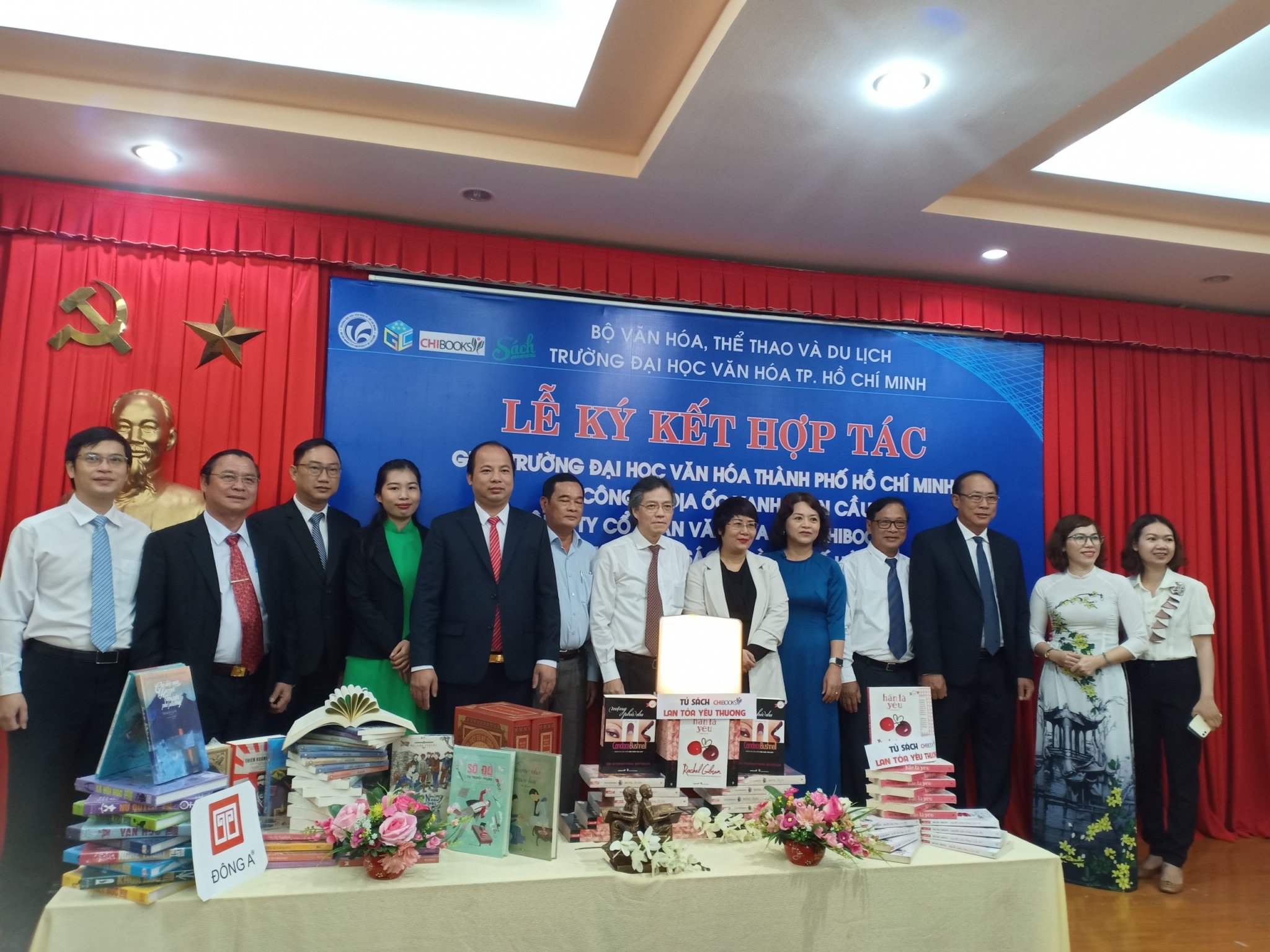 Lễ Ký kết Hợp tác giữa Trường Đại học Văn hoá Tp. HCM với Công ty TNHH Đường sách Tp. HCM và Công ty Cổ phần Văn hoá Chi
